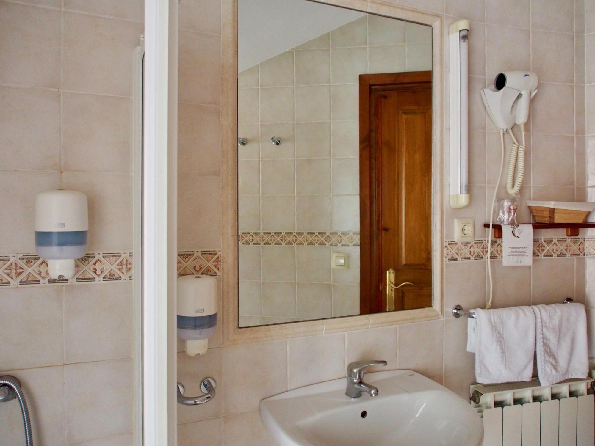 Hostal Remona Еспінама Екстер'єр фото
